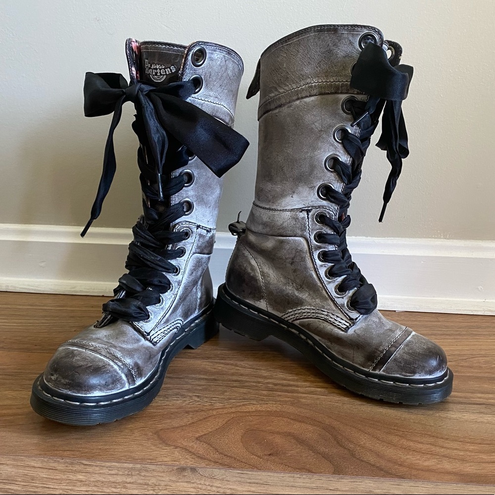 Dr Doc Marten Triumph grey & floral boots